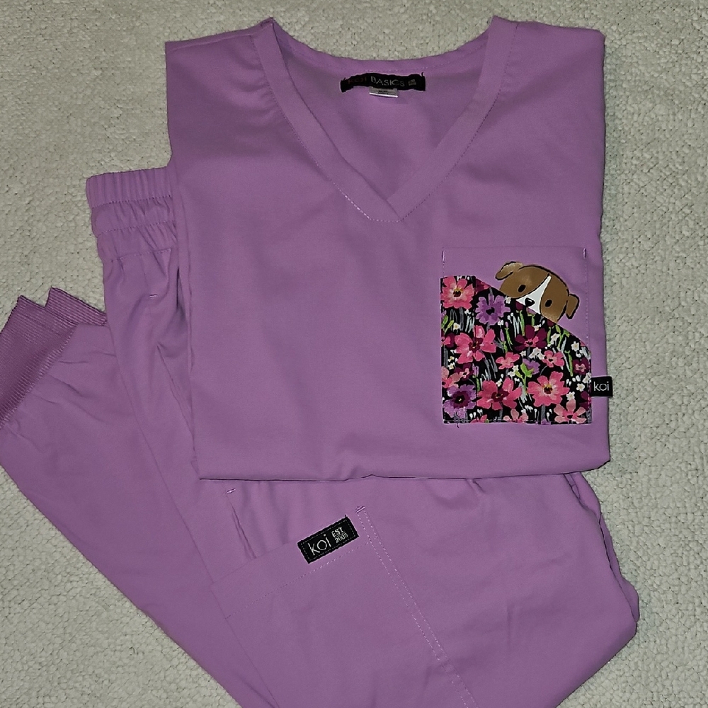 Koi Women's Scrub Set in Lilac with Floral Dog Pocket